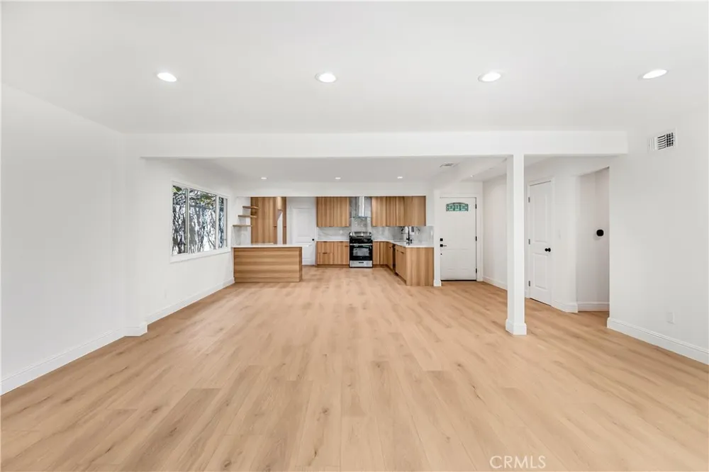 16900 Labrador Street Northridge, CA 91343