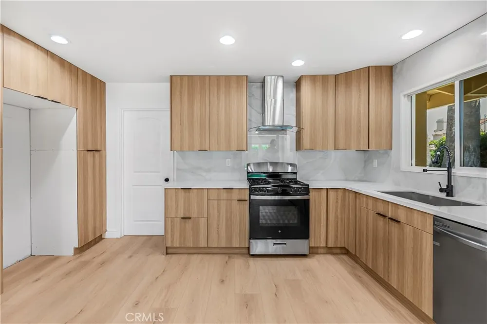 16900 Labrador Street Northridge, CA 91343