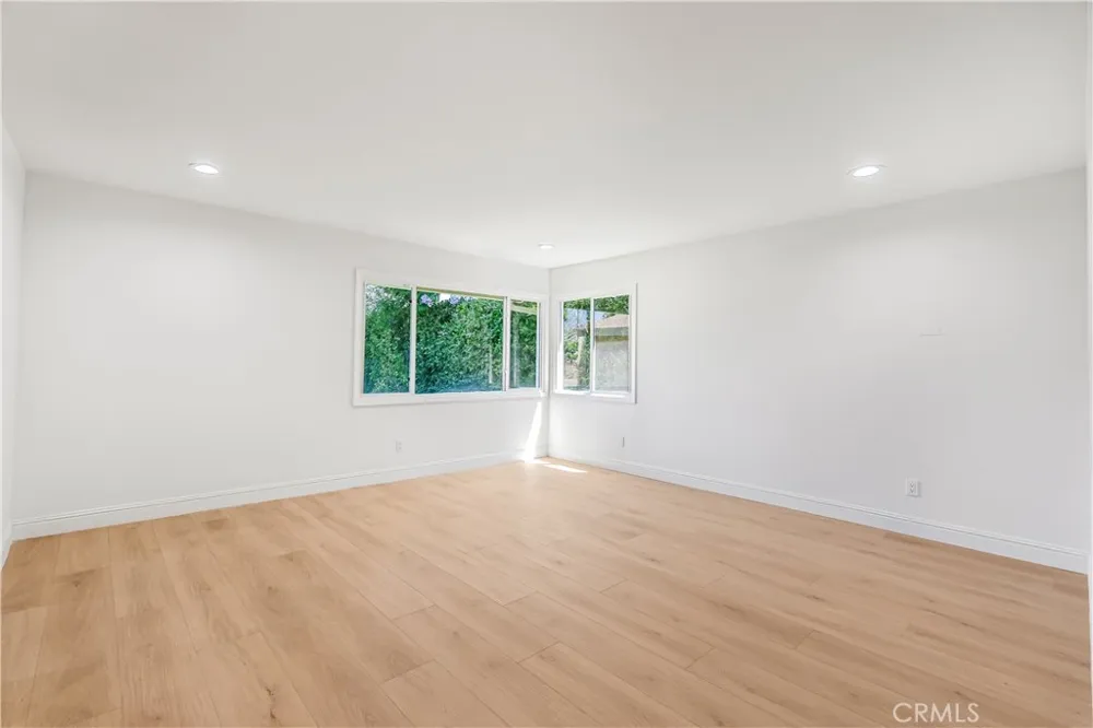 16900 Labrador Street Northridge, CA 91343