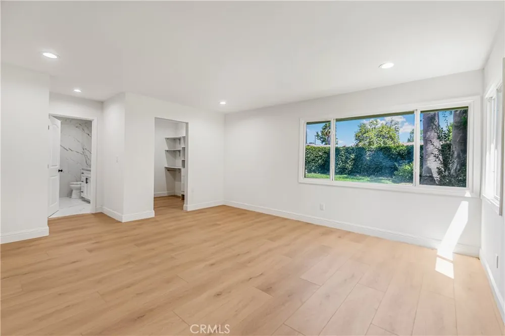 16900 Labrador Street Northridge, CA 91343