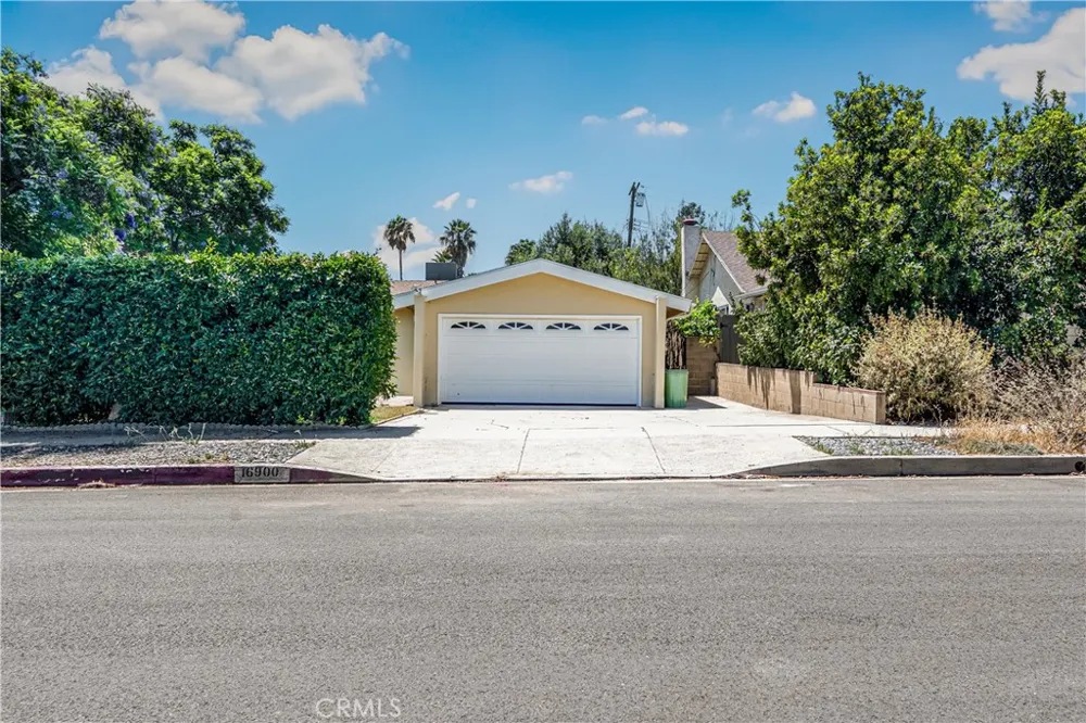 16900 Labrador Street Northridge, CA 91343