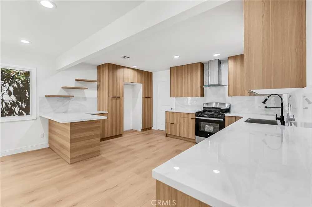 16900 Labrador Street Northridge, CA 91343