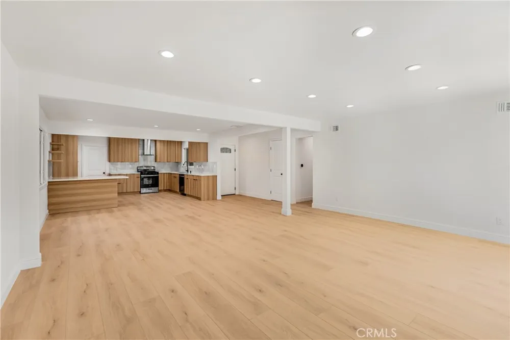16900 Labrador Street Northridge, CA 91343