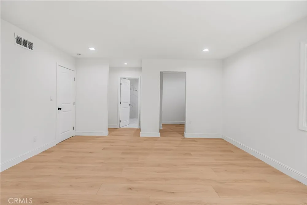 16900 Labrador Street Northridge, CA 91343