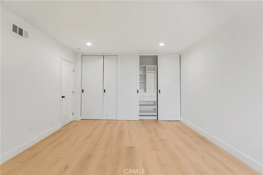 16900 Labrador Street Northridge, CA 91343