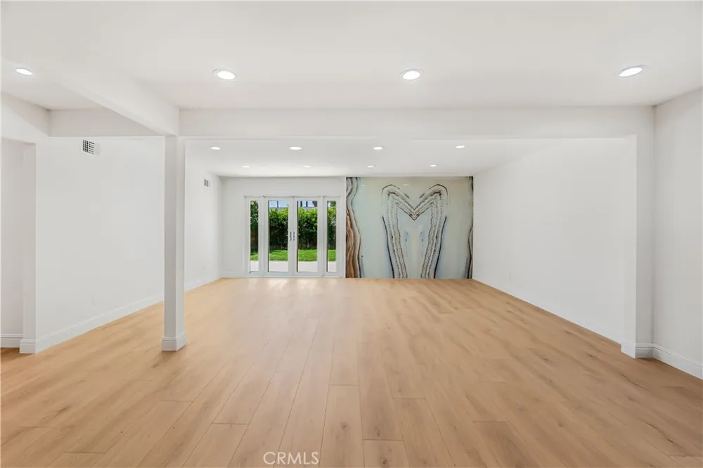 16900 Labrador Street Northridge, CA 91343