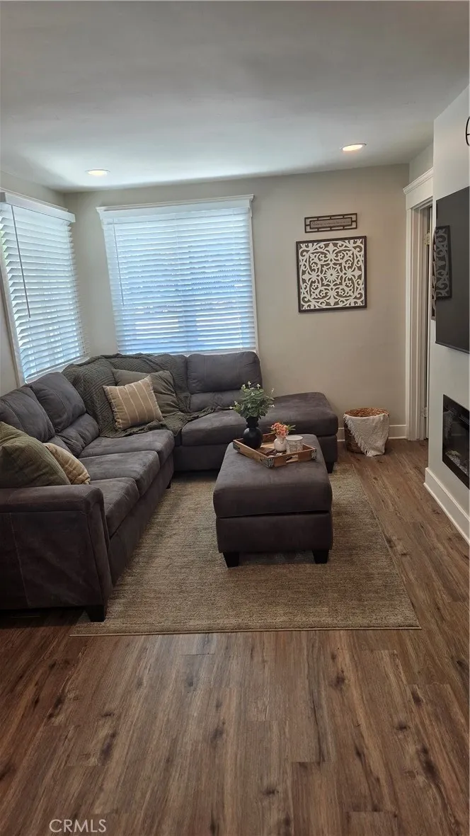 33233 Wride Lake Elsinore, CA 92530