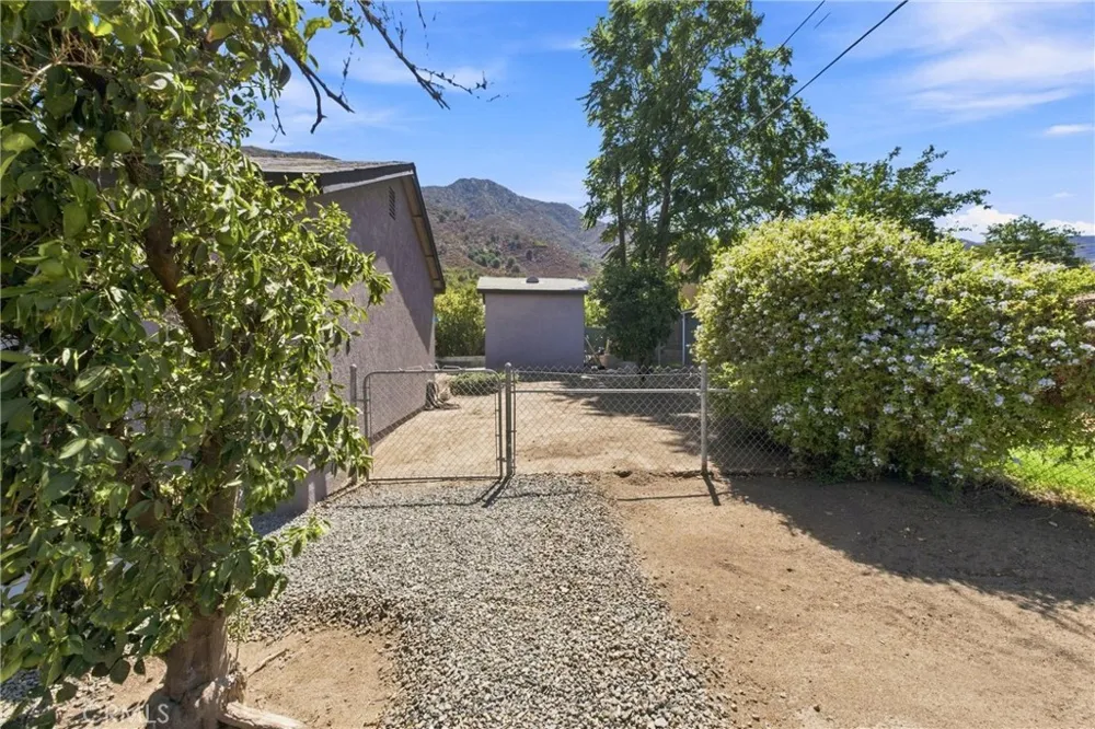 33233 Wride Lake Elsinore, CA 92530