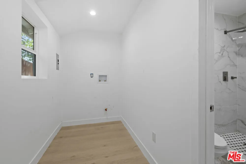 934 S Mott Street Los Angeles, CA 90023