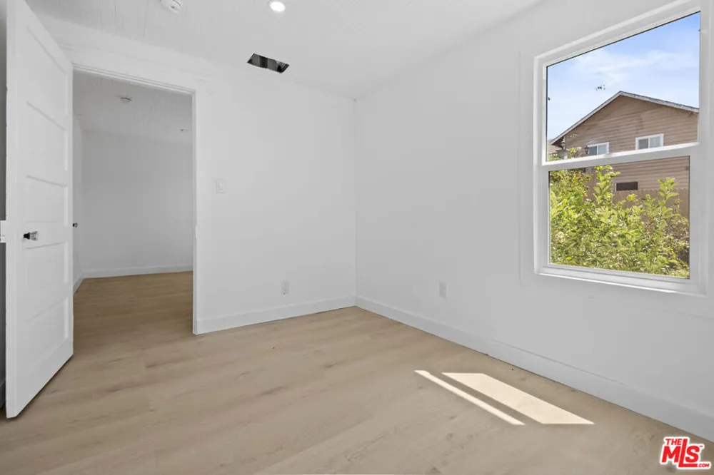 934 S Mott Street Los Angeles, CA 90023