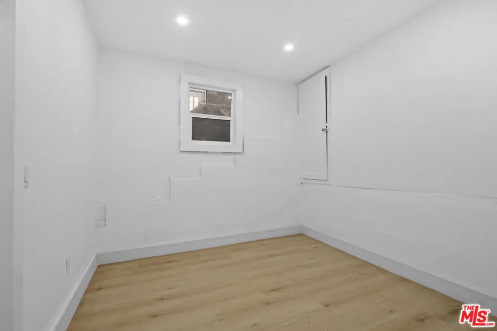 934 S Mott Street Los Angeles, CA 90023