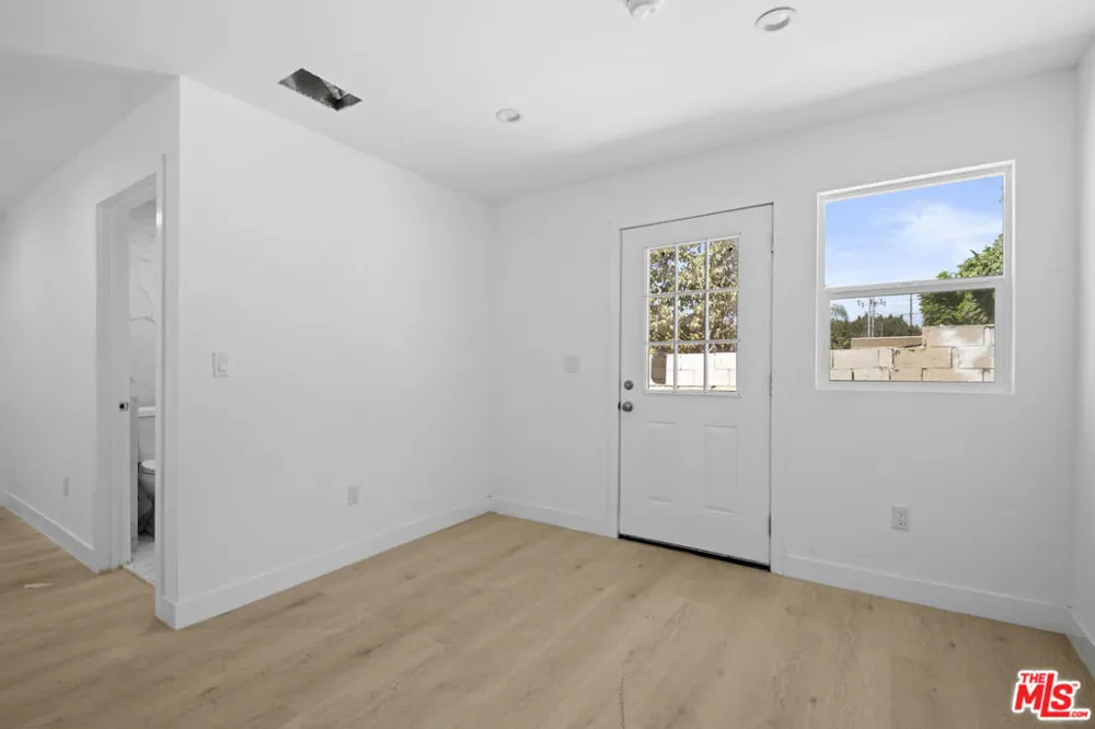 934 S Mott Street Los Angeles, CA 90023
