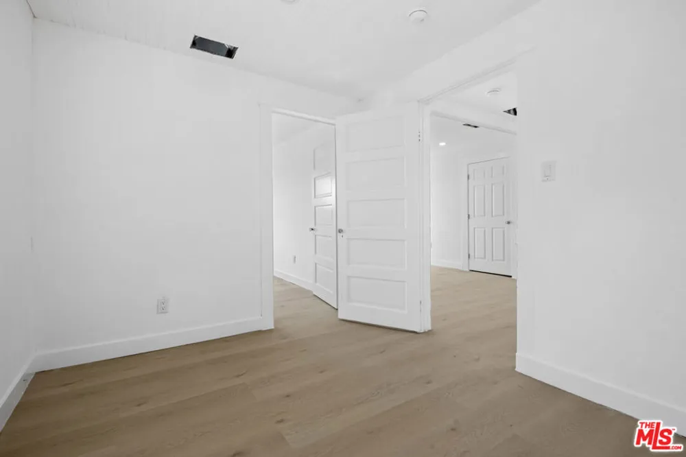934 S Mott Street Los Angeles, CA 90023