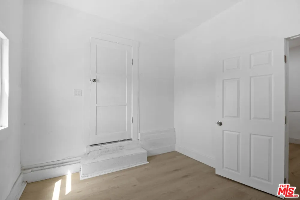 934 S Mott Street Los Angeles, CA 90023