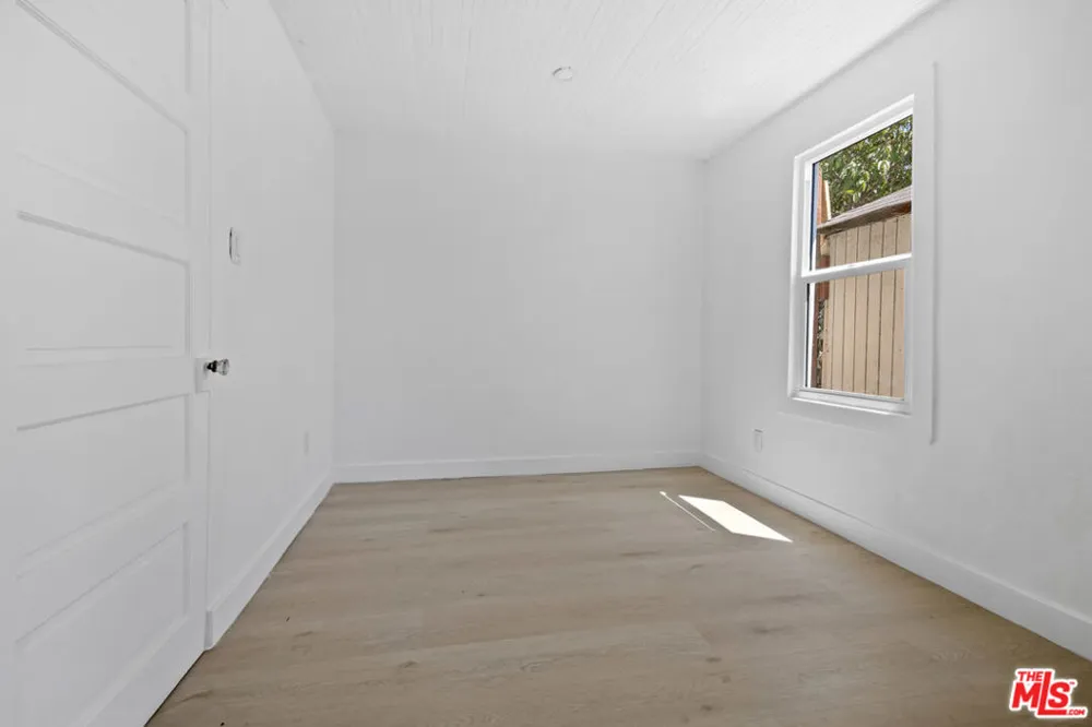 934 S Mott Street Los Angeles, CA 90023