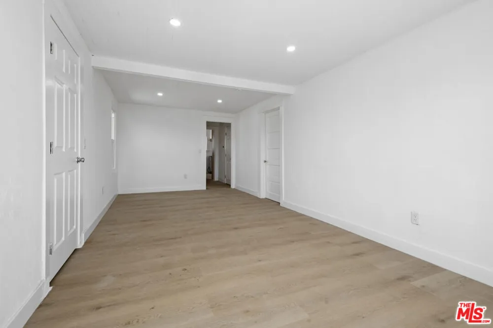934 S Mott Street Los Angeles, CA 90023