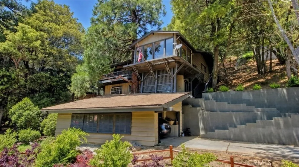 468 Zermatt Crestline, CA 92325