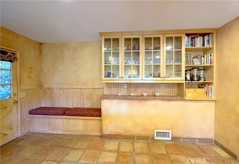 468 Zermatt Crestline, CA 92325