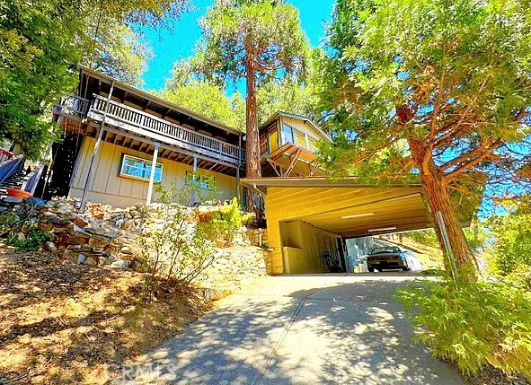 468 Zermatt Crestline, CA 92325