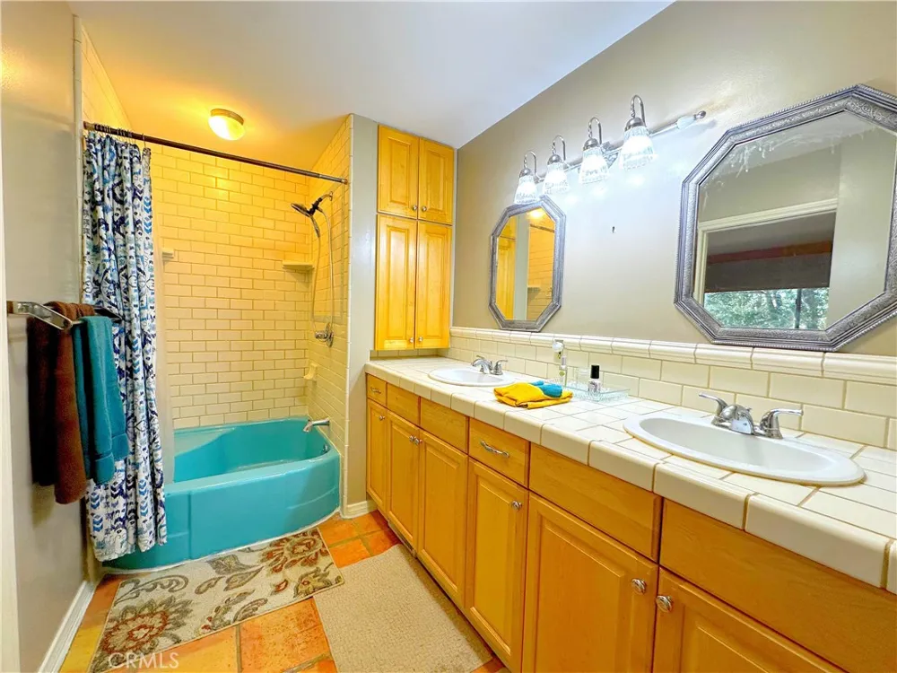 468 Zermatt Crestline, CA 92325