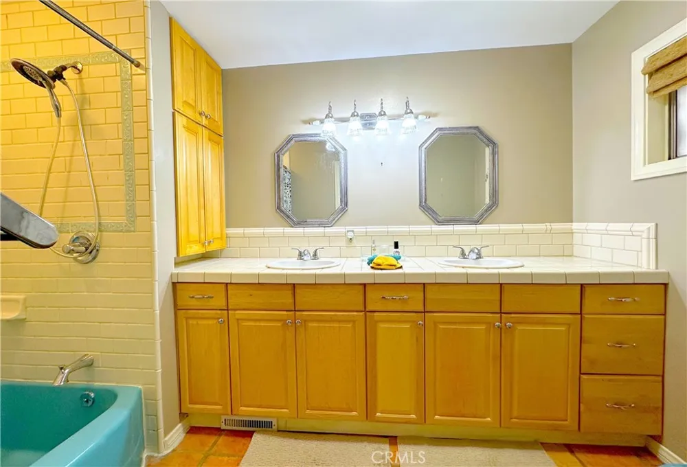 468 Zermatt Crestline, CA 92325