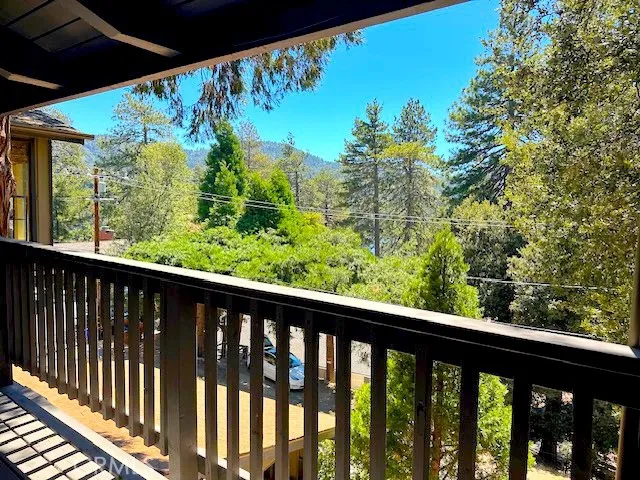 468 Zermatt Crestline, CA 92325