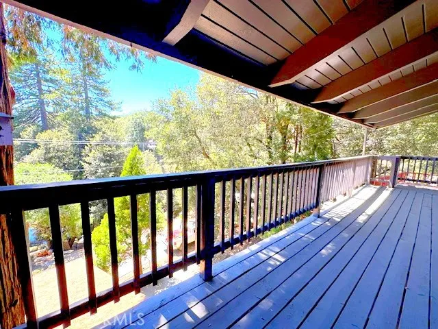 468 Zermatt Crestline, CA 92325