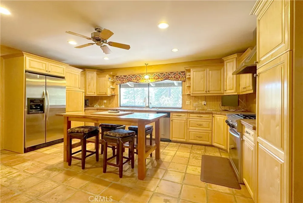 468 Zermatt Crestline, CA 92325
