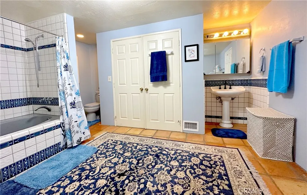468 Zermatt Crestline, CA 92325