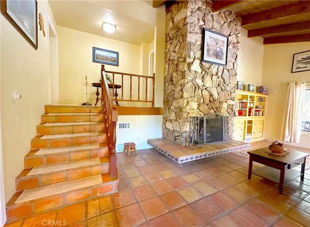 468 Zermatt Crestline, CA 92325