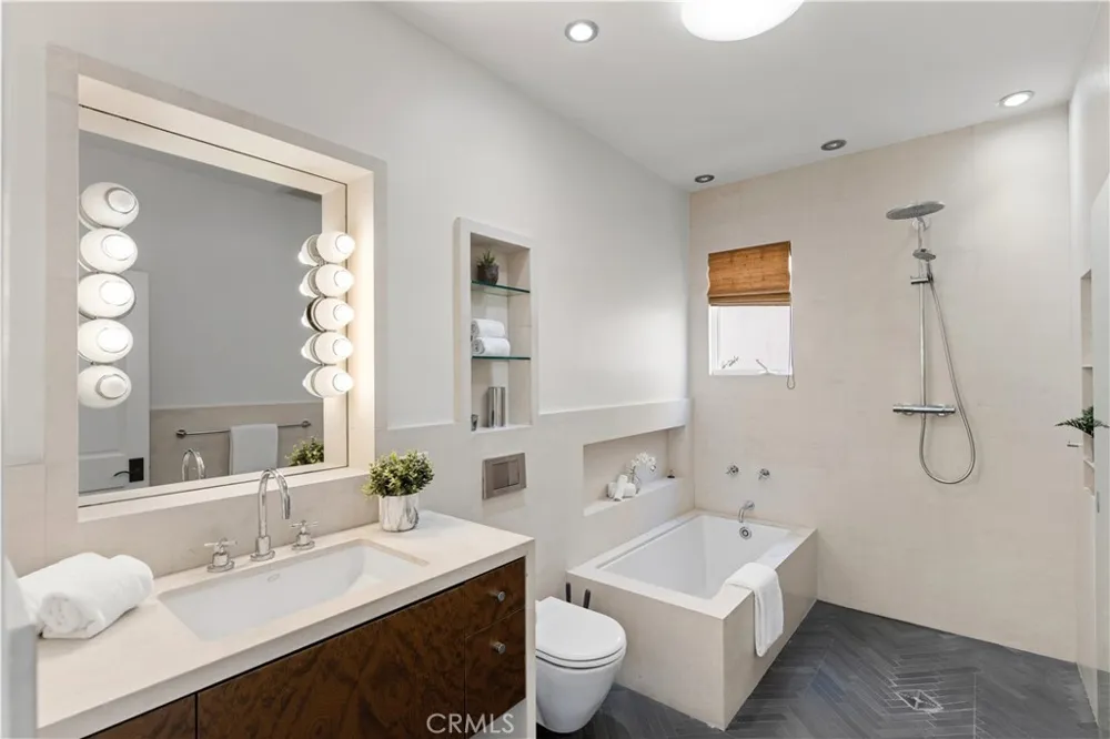 5206 Pacific Avenue Marina del Rey, CA 90292