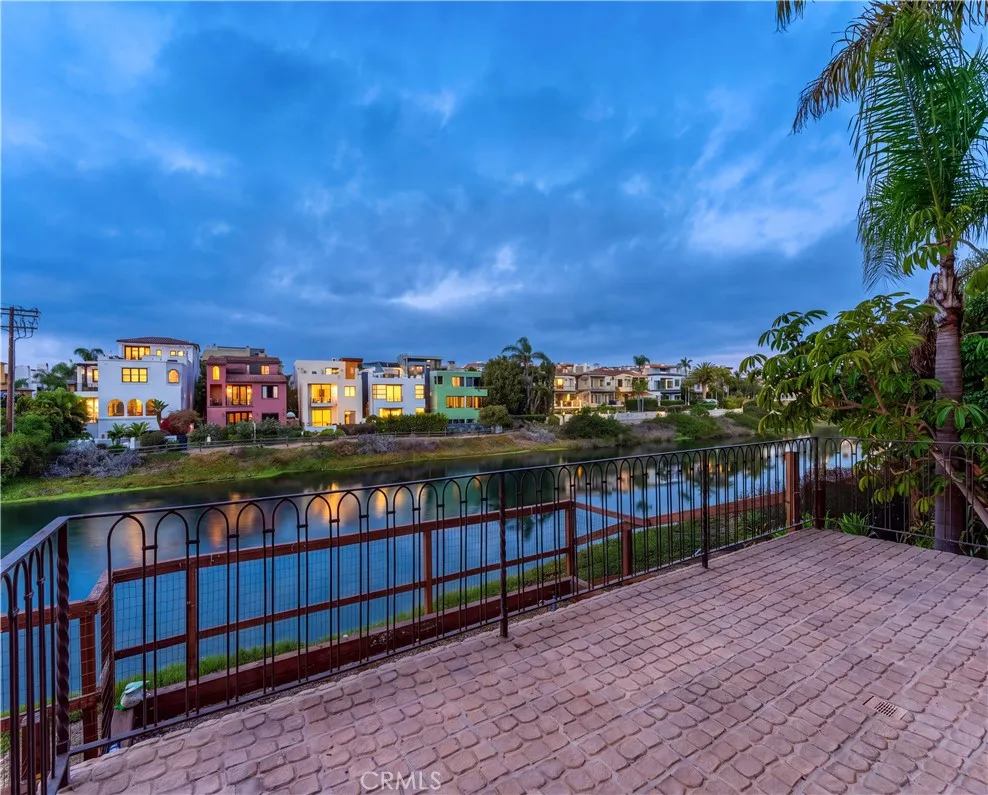 5206 Pacific Avenue Marina del Rey, CA 90292