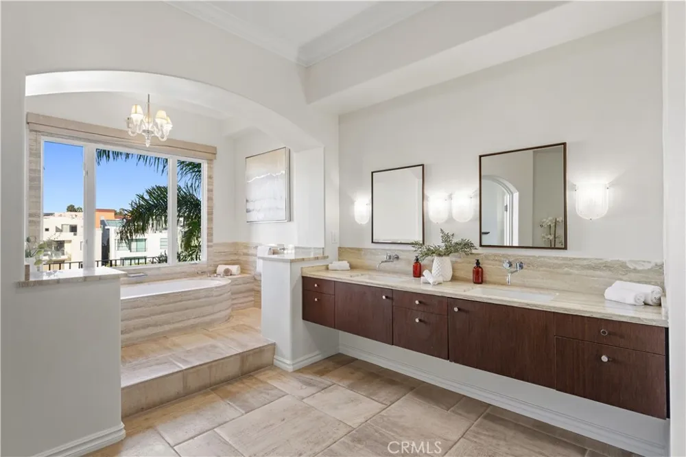 5206 Pacific Avenue Marina del Rey, CA 90292