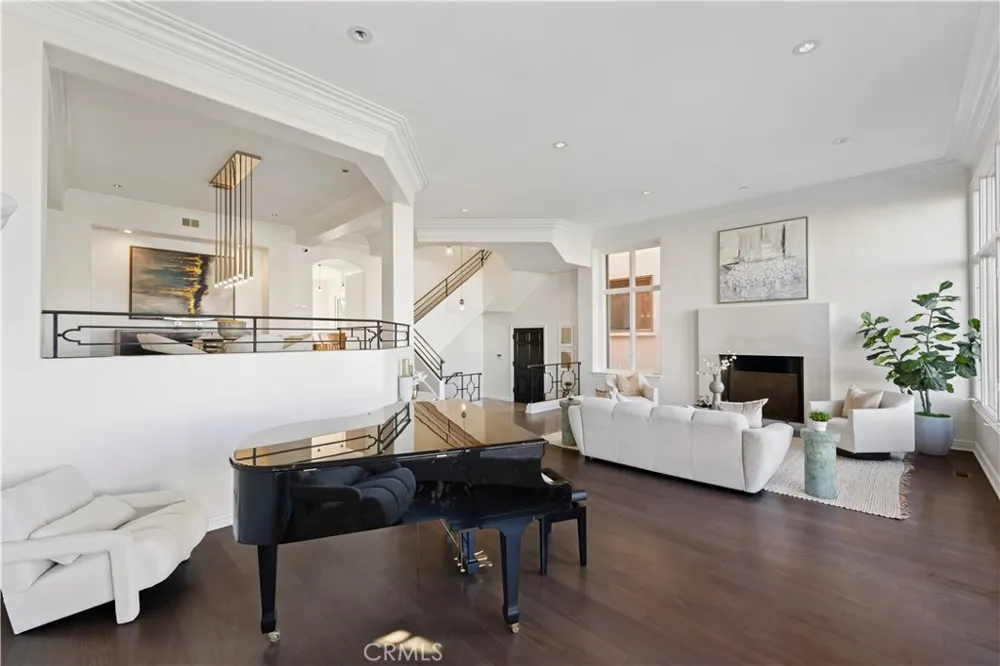 5206 Pacific Avenue Marina del Rey, CA 90292