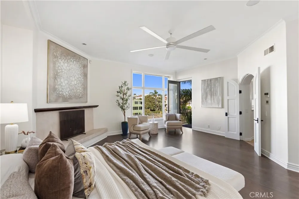5206 Pacific Avenue Marina del Rey, CA 90292