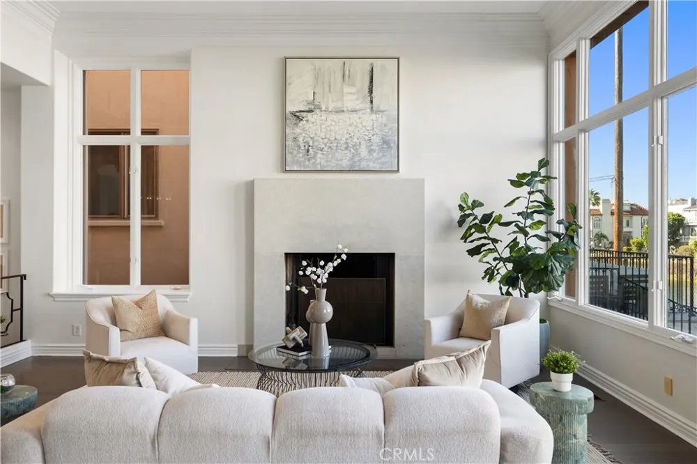 5206 Pacific Avenue Marina del Rey, CA 90292