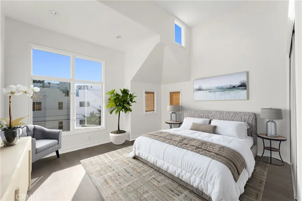 5206 Pacific Avenue Marina del Rey, CA 90292