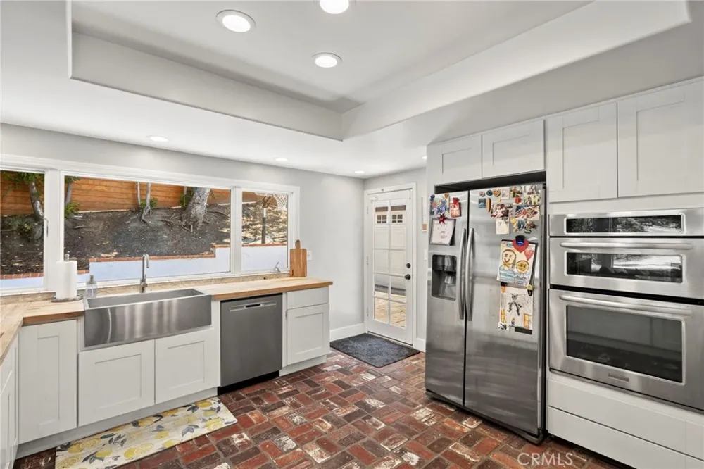 19242 Barrett Lane North Tustin, CA 92705
