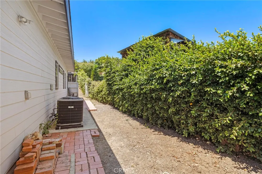19242 Barrett Lane North Tustin, CA 92705