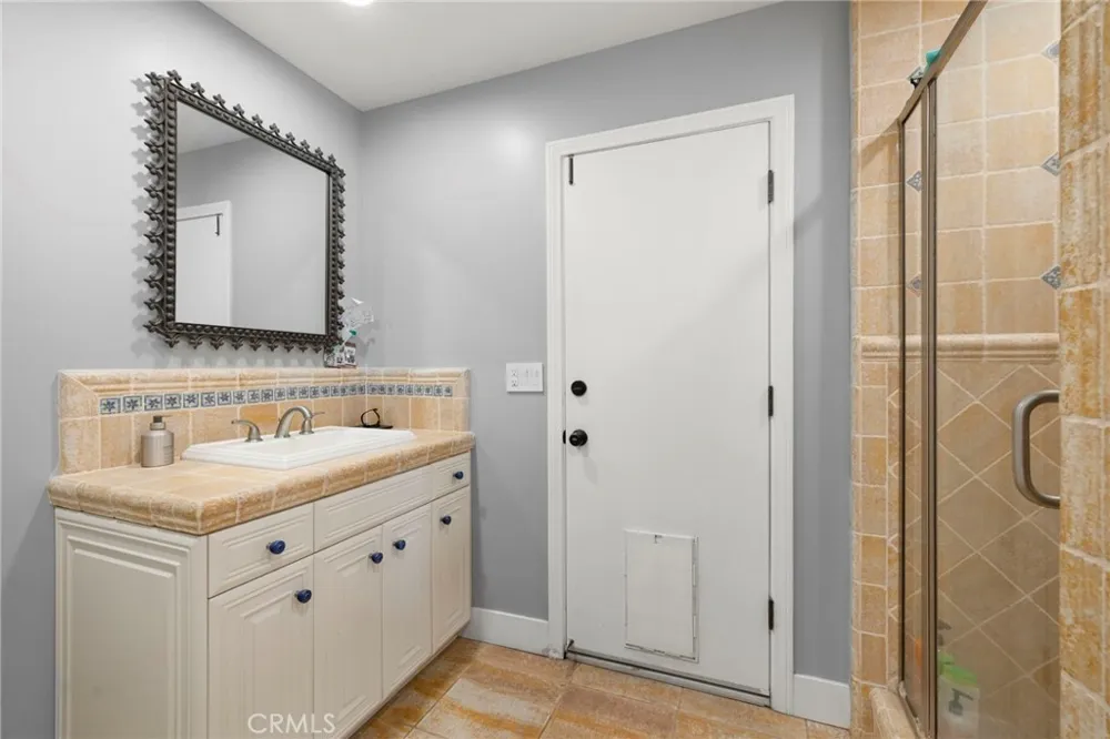 19242 Barrett Lane North Tustin, CA 92705