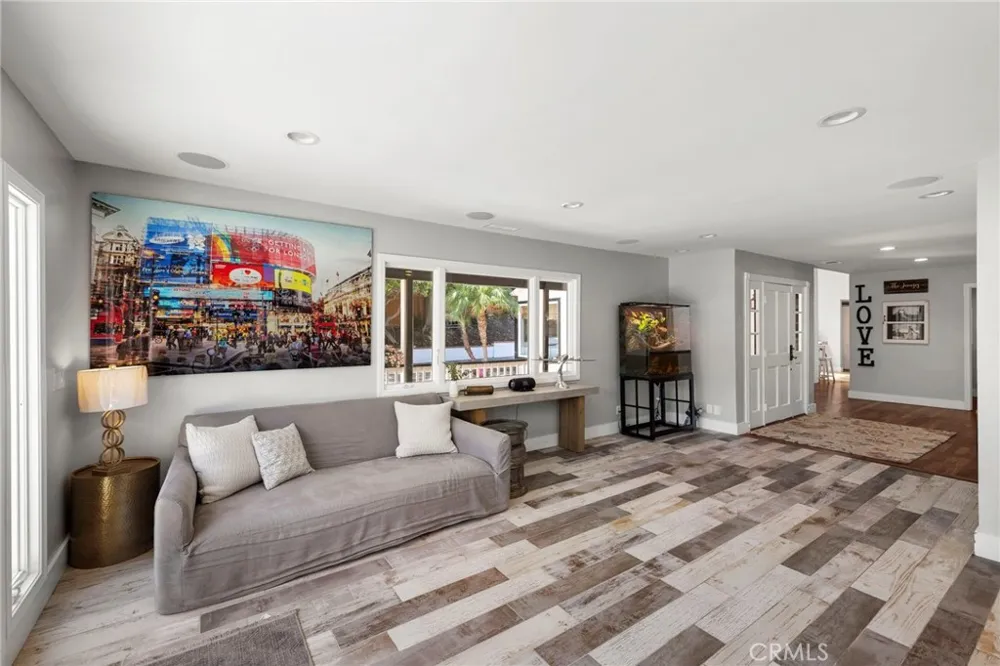 19242 Barrett Lane North Tustin, CA 92705