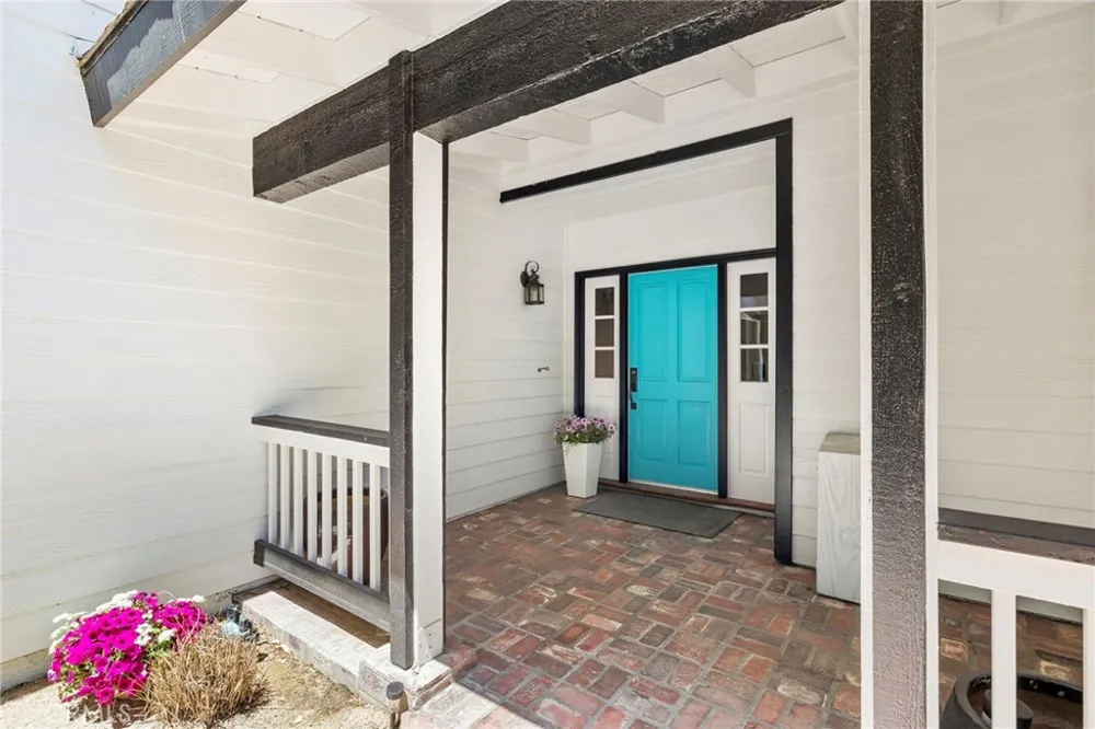 19242 Barrett Lane North Tustin, CA 92705