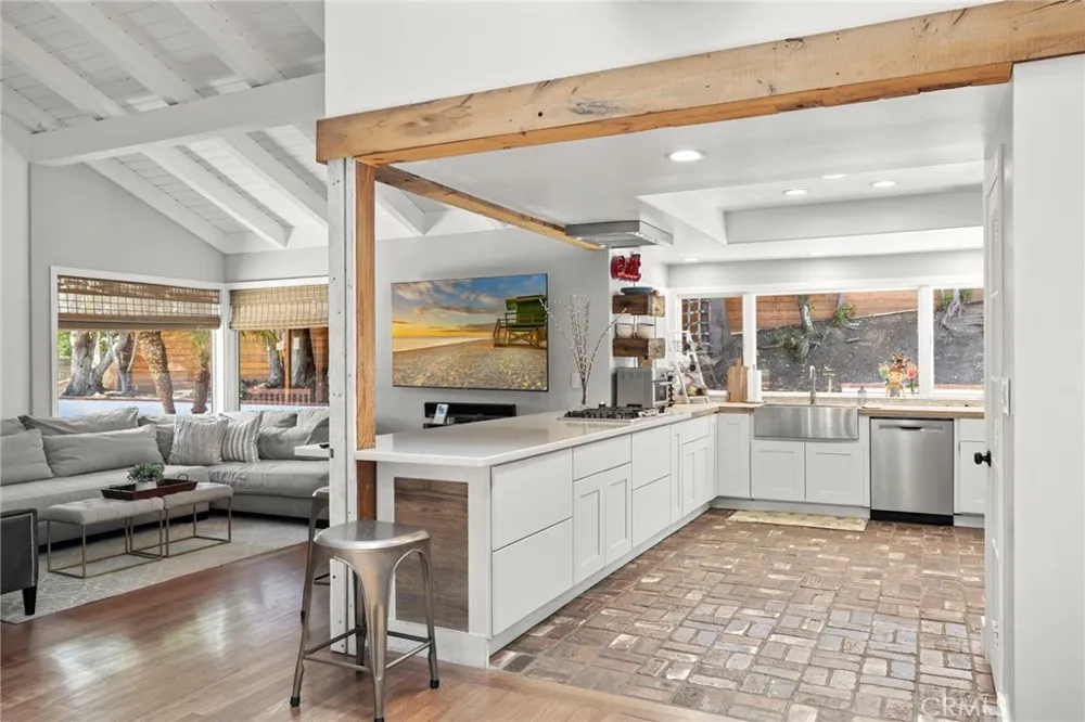 19242 Barrett Lane North Tustin, CA 92705