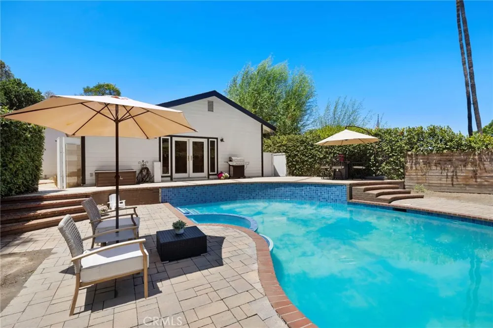 19242 Barrett Lane North Tustin, CA 92705