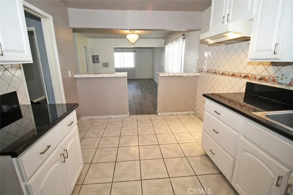 414 E 98th Street #B Inglewood, CA 90301