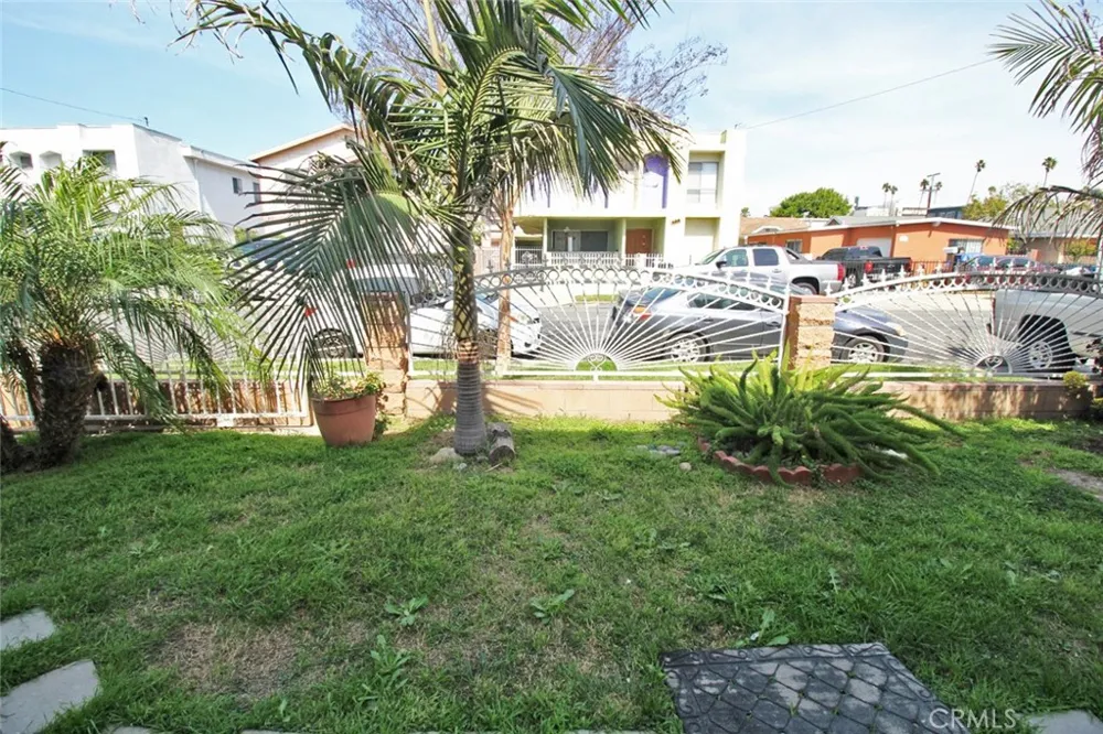 414 E 98th Street #B Inglewood, CA 90301