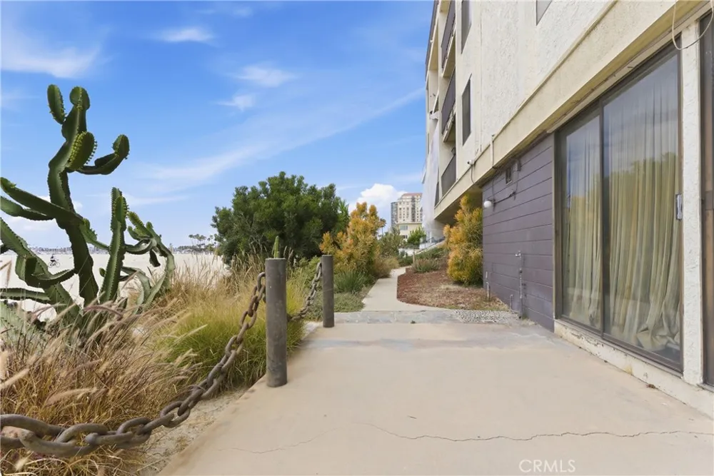 1140 E Ocean Long Beach, CA 90802