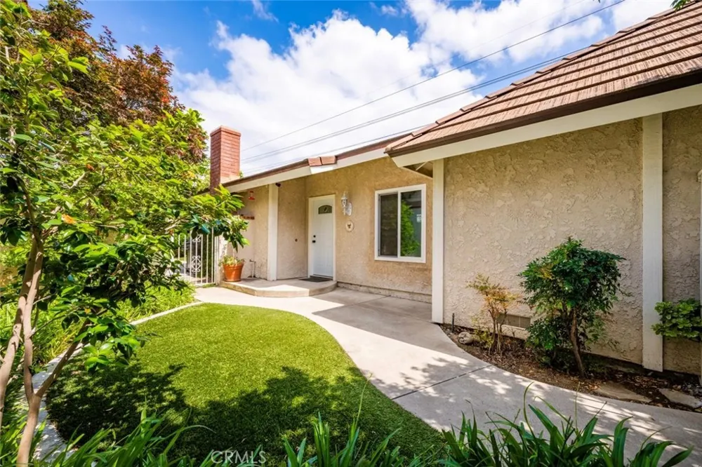 9 Badger Pass Irvine, CA 92604