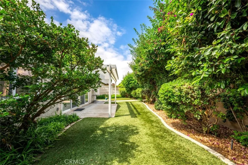 9 Badger Pass Irvine, CA 92604