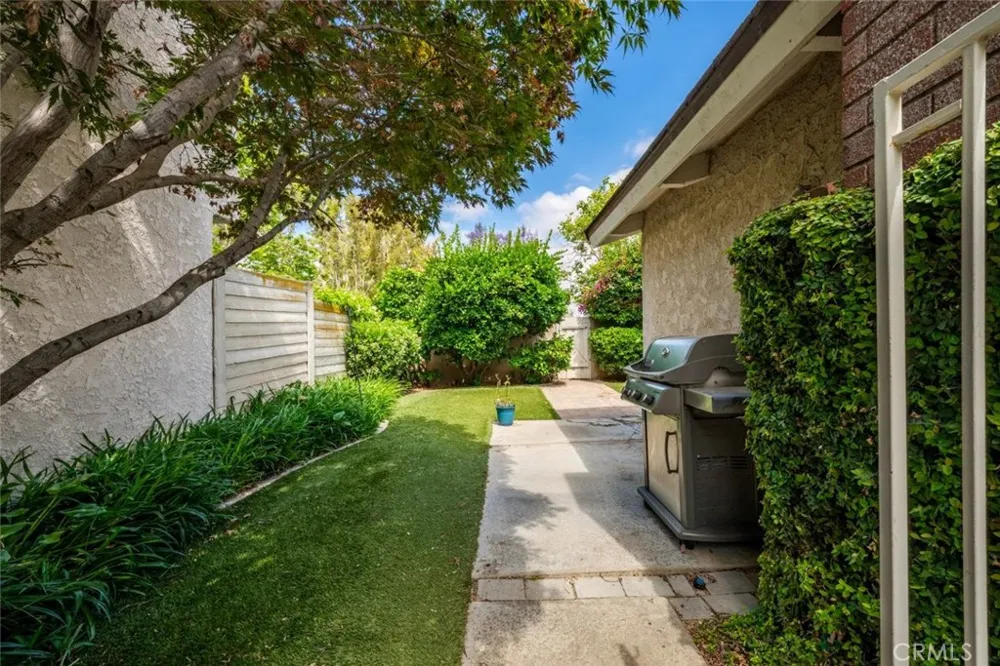 9 Badger Pass Irvine, CA 92604